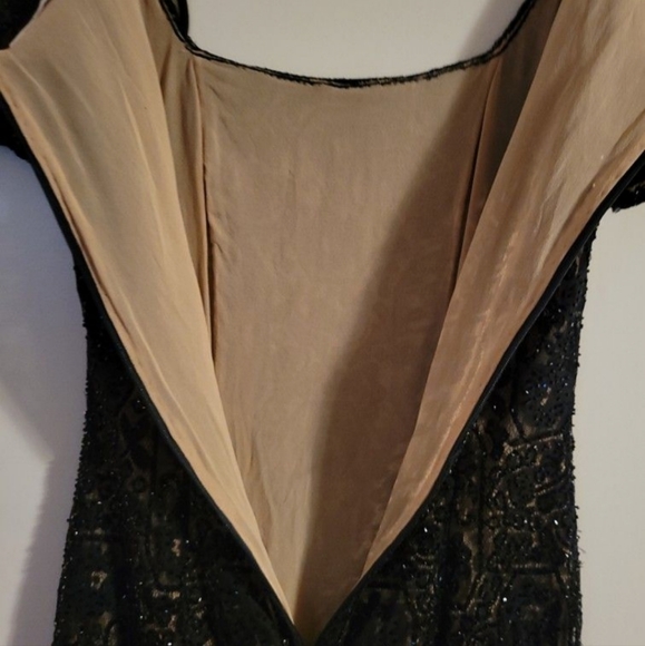 Dress - Picture 6 of 9